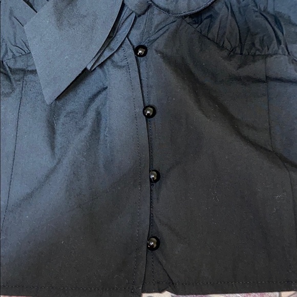 black crop top - Picture 4 of 4